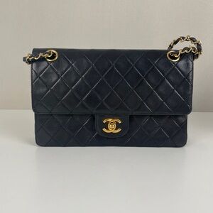 Chanel Classic Flap 25 Black vintage lambskin Gold hardware medium